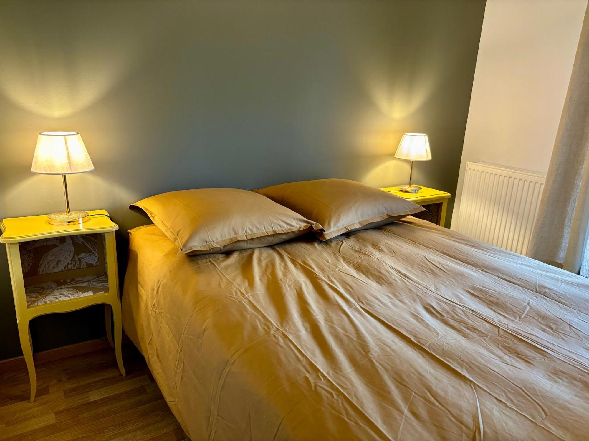 Appartement Proche Centre Parking & Terrasse Besançon Buitenkant foto